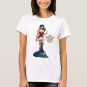Wonder Woman Gripping Lasso Atop Rock T-shirt (Voorkant)