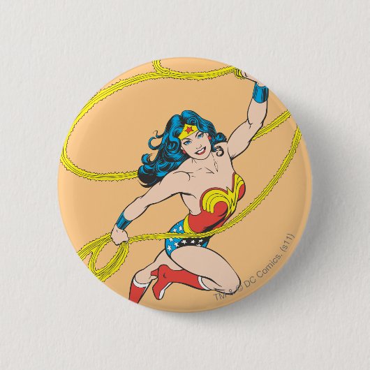 Wonder Woman Holds 3 Ronde Button 5,7 Cm (Voorkant)