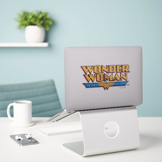 Wonder Woman Logo Sticker (Laptop op bureau)