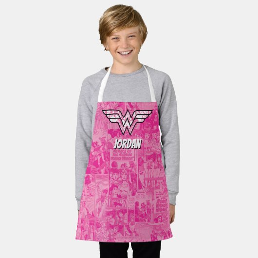 Wonder Woman Pink Comic Book Collage Logo Schort (Gedragen)