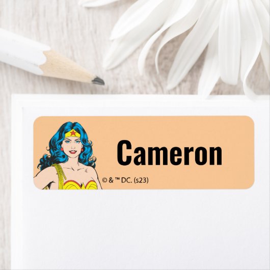 Wonder Woman |  Pose met Lasso Etiket (Insitu)