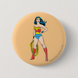 Wonder Woman Standing Ronde Button 5,7 Cm