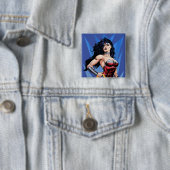 Wonder Woman & Sword Vierkante Button 5,1 Cm (In situ)