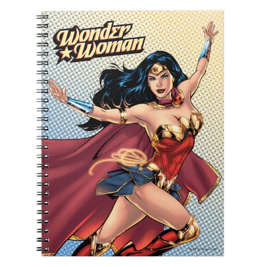 Wonder Woman Wearing Cape Notitieboek (Voorkant)