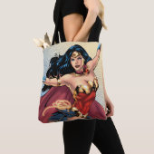 Wonder Woman Wearing Cape Tote Bag (Dichtbij)