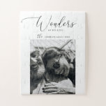 Wonderen van zijn liefde | Kerstvakantie Fotospel Legpuzzel<br><div class="desc">Breng geloof en plezier samen dit seizoen met een aangepaste "Wonderen van Zijn Liefde" Christelijke kerst puzzel. Met elegante minimalistische typografie en ruimte voor uw favoriete familiefoto, maakt deze unieke vakantiepuzzel een betekenisvolle herinnering en een attent geschenk voor geliefden. Perfect voor gezellige winteravonden, familiebijeenkomsten of als speciale kerstactiviteit die liefde...</div>