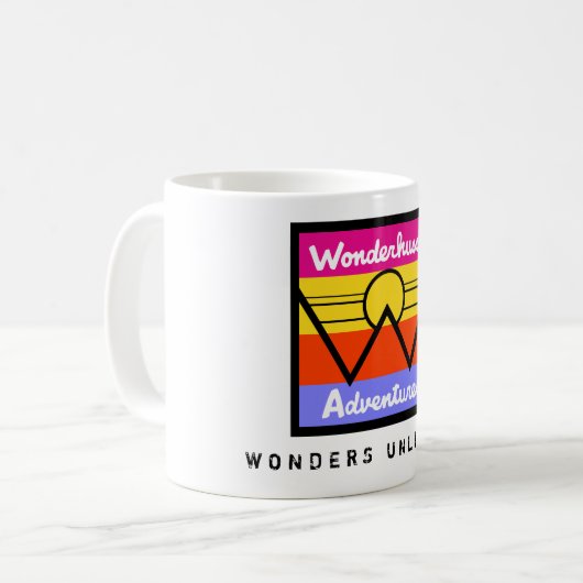 Wonderhussy Adventures Sunset Mountain Logo Koffiemok (Voorkant links)