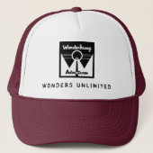 Wonderhussy Adventures 'Wonders Unlimited' Trucker Pet (Voorkant)