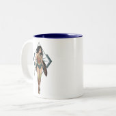 Wondervrouw met zwaardstripkunst tweekleurige koffiemok (Voorkant links)