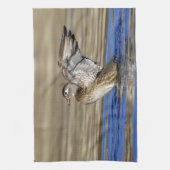 Wood Duck flapte haar vleugels Theedoek (Verticaal)