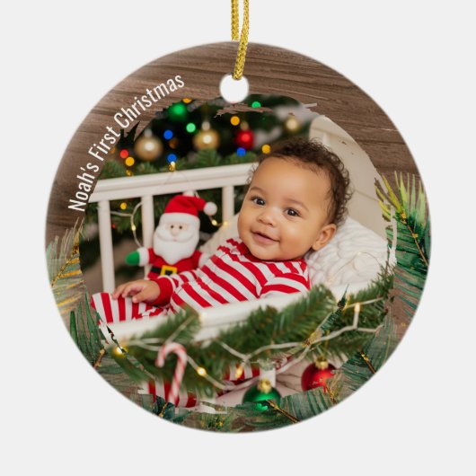 Wood Rustic Pine Baby's eerste kerst Keramisch Ornament (Voorkant)
