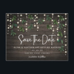 Wood String Lights Script Wedding Save the Date Briefkaart<br><div class="desc">Wood String Lights Script Wedding Save the Date - De perfecte Save the Date voor de bruid en bruidegom die houden van een rustiek thema. Rustiek hout met gloeiende string lichten handgeschreven stijl script typografie en opknoping groen. De achterkant van de sjabloon staat voor uw retour adres, en QR-code naar...</div>