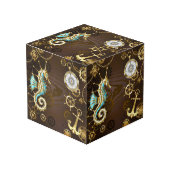 Wooden Background with Mechanical Seahorse Kubus (Voorkant hoekig)