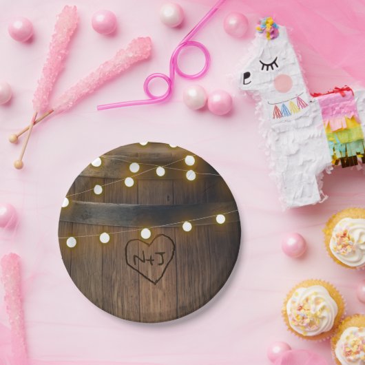 Wooden Barrel Carved Heart Lights Rustic Wedding Papieren Bordje (Feest)