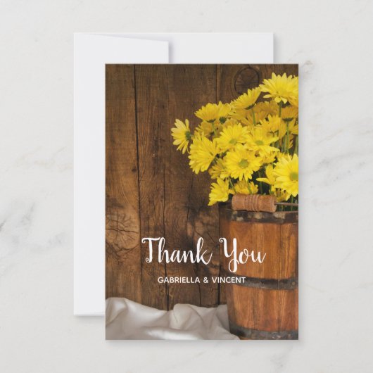 Wooden Bucket en Daisies Barn Wedding Bedankt (Voorkant)