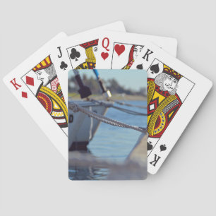Wooden dacht dat een aantal boten op een dok waren pokerkaarten