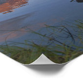 Wooden kayak in het Swiftcurrent Lake bij zonsopga Poster (Hoek)