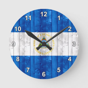 Wooden Nicaraguan Flag Ronde Klok