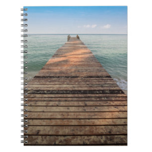 Wooden Wandelpad en Zee in de zomer Notitieboek