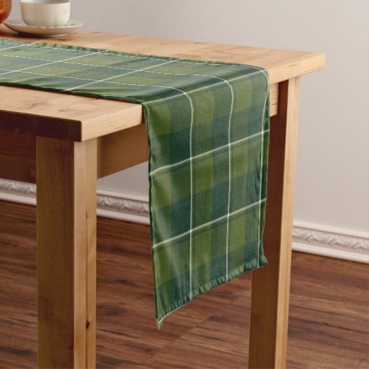 Woodland and Evergreen Plaid Korte Tafelloper (Voorbeeld)