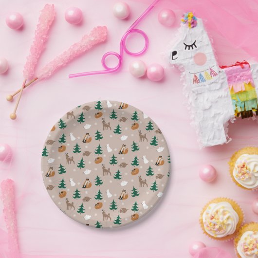 Woodland Animals Snow Covered Trees Pattern Papieren Bordje (Feest)
