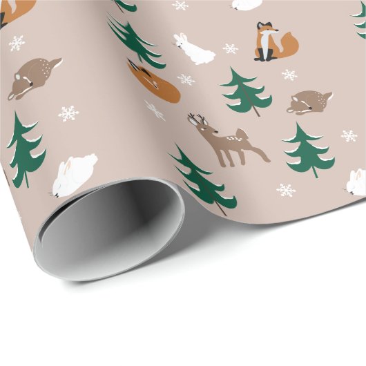 Woodland Animals Snowy Pine Trees Snowflakes Cadeaupapier (Rol Hoek)