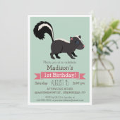 Woodland Baby Skunk Verjaardagsfeestje Uitnodiging (Staand voorkant)