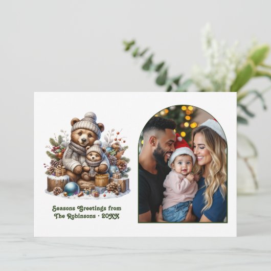 Woodland Bear Cub Family Cozy Forest Christmas Feestdagenkaart (Staand voorkant)
