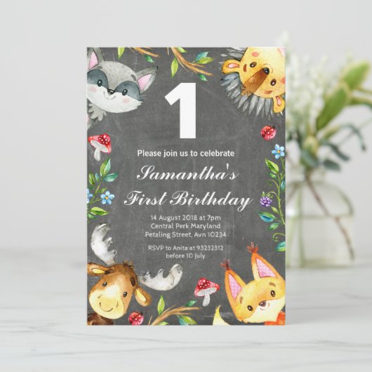 Woodland Chalkboard verjaardagsuitnodiging Kaart (Staand voorkant)