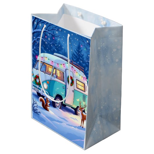 Woodland Creatures and Retro RV Camper Medium Cadeauzakje (Achterkant Gekanteld)