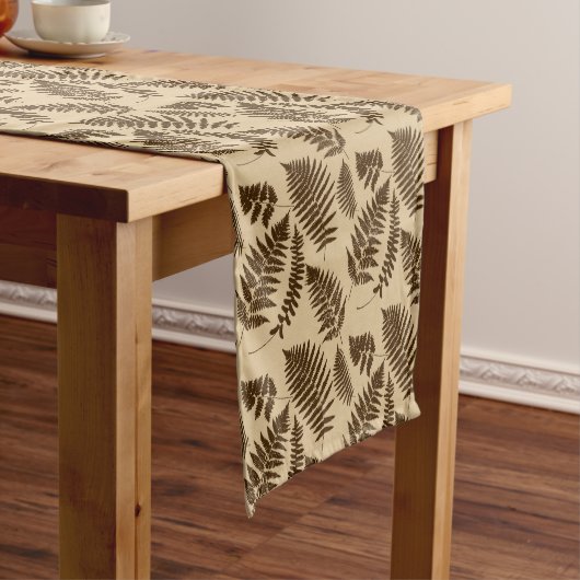 Woodland Fern Pattern, Beige and Dark Brown Korte Tafelloper (Voorbeeld)
