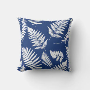Woodland Fern Pattern, Cobalt Blue en White Buitenkussen