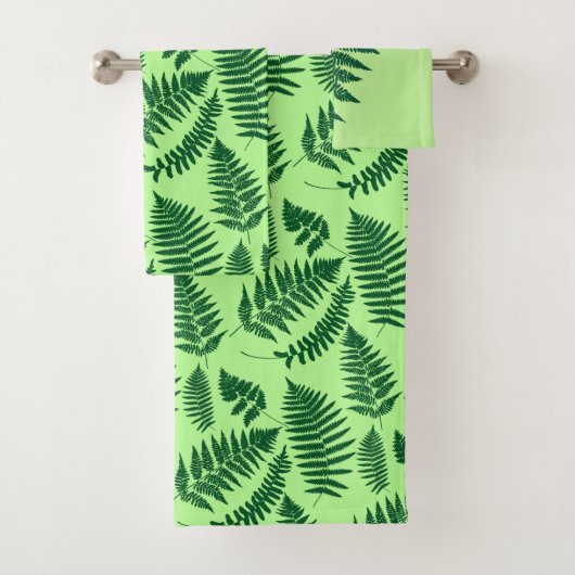 Woodland Fern Pattern, Emerald and Light Green Bad Handdoek (Insitu)