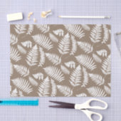 Woodland Fern Pattern, Taupe Tan en White Tissuepapier (Craft)