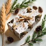 Woodland Foxes, Rabbit & Reindeer Village 2 Photo Cadeaupapier<br><div class="desc">Onze natuurlijke bosdieren, gezellig dorpje Kerstmis twee foto inpakpapier vangt de ware natuur van de eenvoudige dingen. Natuurlijke texturen van houtnerven, zachte aardetinten met beige, grijs en lichte keramische crèmes creëer hebben een schoon, minimaal en gezellig ontwerp. We hebben onze met de hand getekende bosvos, herten en dennenbos opgenomen in...</div>