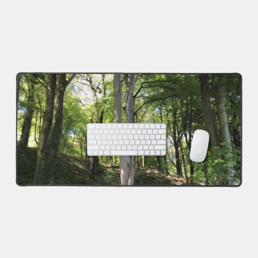 Woodland Glade Dappled in zonlicht op een Bureaumat (Keyboard & Muis)
