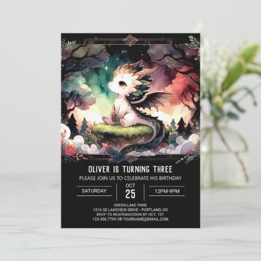 Woodland Majestic Dragon Verjaardag Kaart (Staand voorkant)