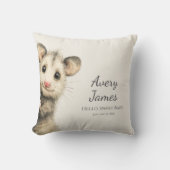 Woodland Opossum Baby • Warm Cream Nursery Kussen (Voorkant)