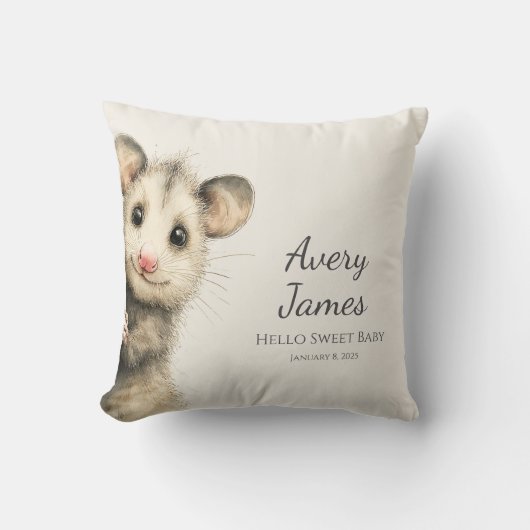Woodland Opossum Baby • Warm Cream Nursery Kussen (Voorkant)