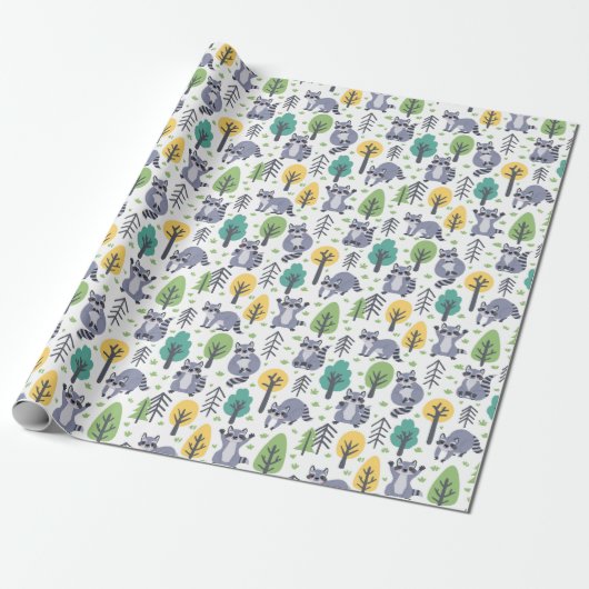 Woodland Playful Raccoons Cadeaupapier (Uitgerold)