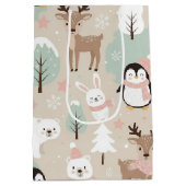 Woodland Whimsical Forest Animals Winter Medium Cadeauzakje (Achterkant)
