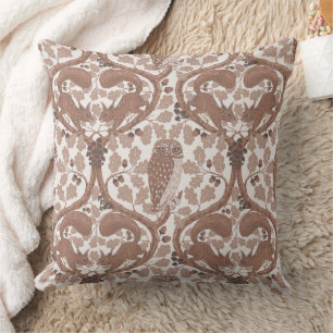 Woodland Whispers/Uilen en Eekhoorns in de Eik/mo Kussen