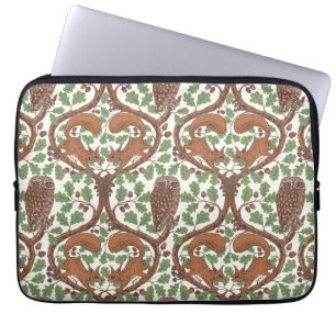 Woodland Whispers/Uilen en Eekhoorns in de Eik/mo Laptop Sleeve