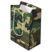 Woodlands Camouflage Outdoorsman Gift Medium Cadeauzakje (Voorkant Gekanteld)