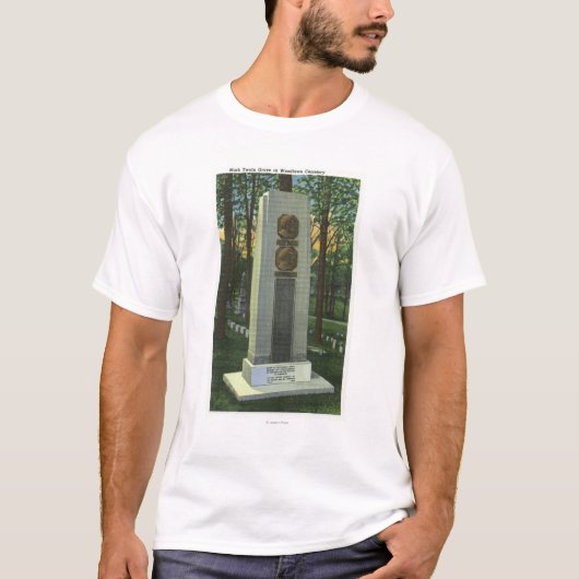 Woodlawn Cemetery, Mark Twain Gravestone Scene T-shirt (Voorkant)
