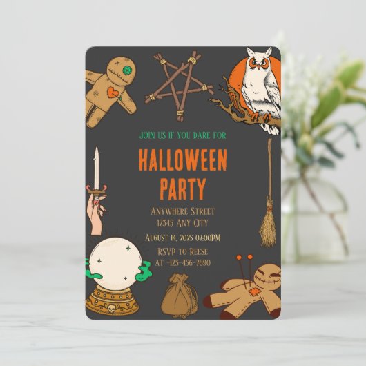 Woody Witch Crafts Halloween Party Uitnodiging (Staand voorkant)