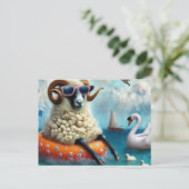 Wooly Sheep houdt van Drijven in een meer Briefkaart (Staand voorkant)