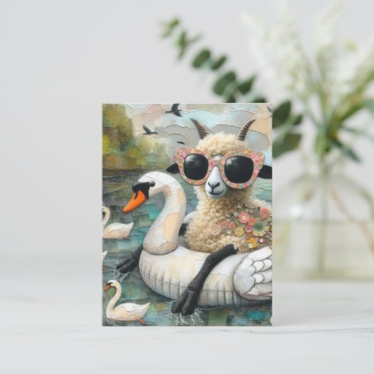 Wooly Sheep houdt van Drijven in een meer met zwan Briefkaart (Staand voorkant)
