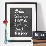 Woorden bij pensionering | Zwarte Typografie Poster<br><div class="desc">Het poster van de printontwerp van de cadeauwand van de wieg van de afkorting Retirement bevat woorden die RETIRE in stijlvol wit lettertype spellen: "Relax,  Entertain,  Travel,  Indulge,  Read,  Geniet" met "Wishing you a very Happy pensionering"-tekst. De achtergrond heeft een getextureerde zwarte chalkboardverschijning.</div>