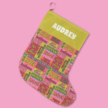 Word Collage jaren '70 Stijl Gepersonaliseerd Grote Kerstsok<br><div class="desc">Voeg wat vreugde toe aan uw kerstcadeaus met deze gemodelleerde kous met een collage van kerstgroeten en gezegden in een kleurenpalet in de stijl van de jaren zeventig van roze,  sinaasappel,  rood,  groen en limoengroen. Jouw naam verschijnt aan de bovenkant in retro stijl witte belettering tegen een limoengroene achtergrond.</div>